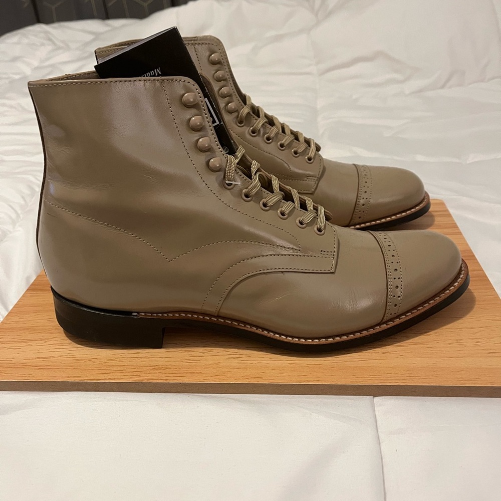 Stacy Adams’ Men’s Madison Toe Cap Boot in Taupe